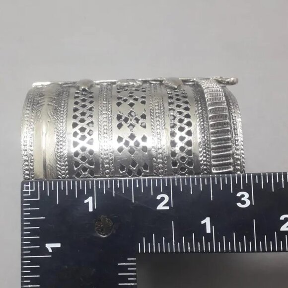 Single Cuff Bracelet, Antique Afghan Cuff, Vintage Afghan Handcuff Bracelet - Picture 4 of 5